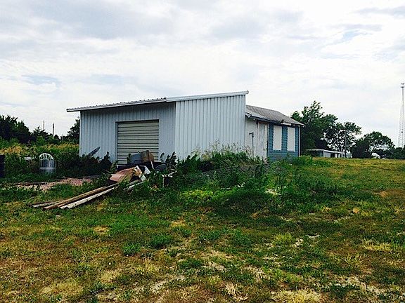 3rd image of 503 W 2nd St