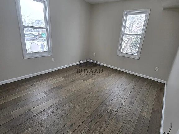3rd image of 90 S Oraton Pkwy Floor 2
