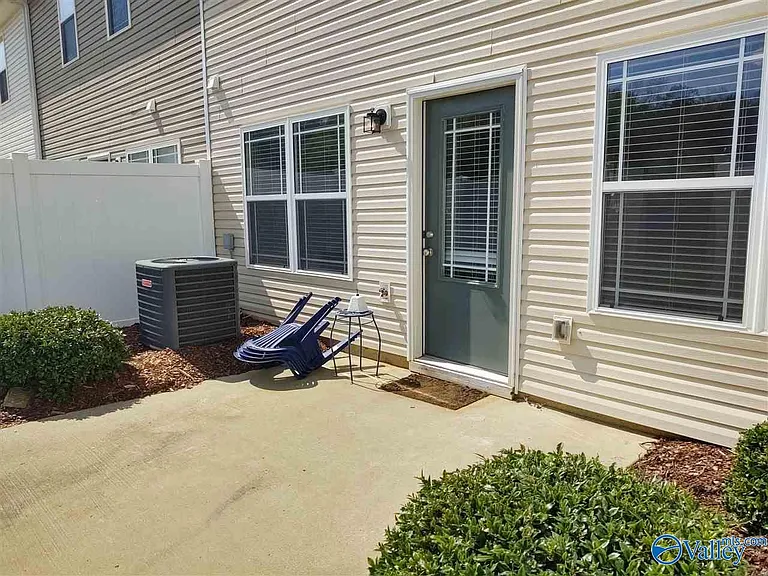 208 Falling Water Ln SW — Photo 22