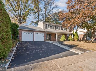 222 Wells Ln, Springfield, PA 19064