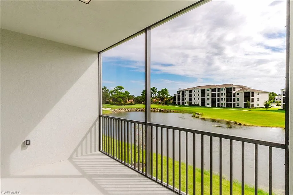 2 bed, 2.0 bath, 1120 sqft, $1,795 — Photo 2