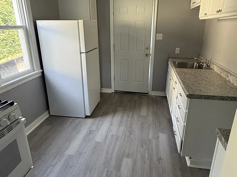 114 Penhale Ave #1 — Photo 3