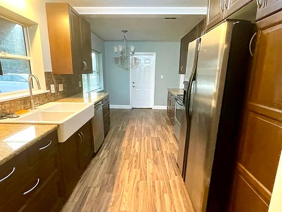 Beautiful kitchen very functional.