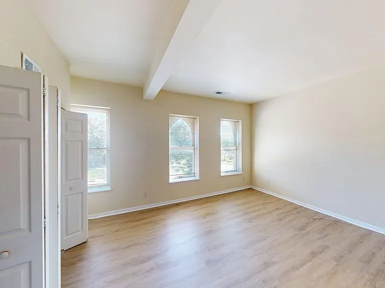 3861 McRee Ave — Photo 36