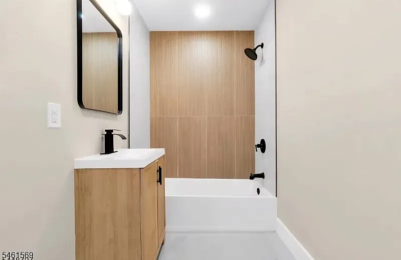 2 bed, 1.0 bath, $2,300 — Photo 3