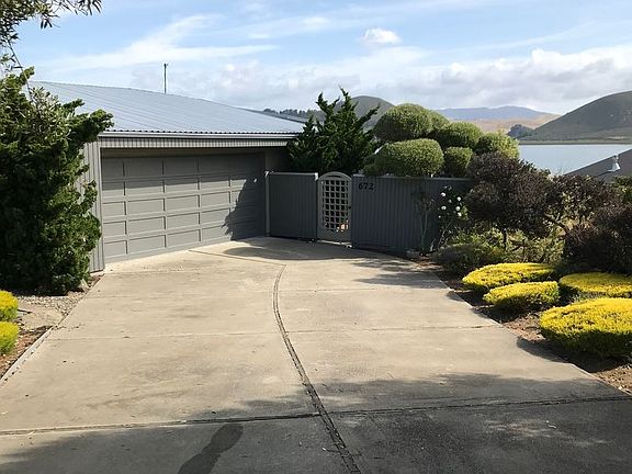 2nd image of 672 Santa Lucia Ave