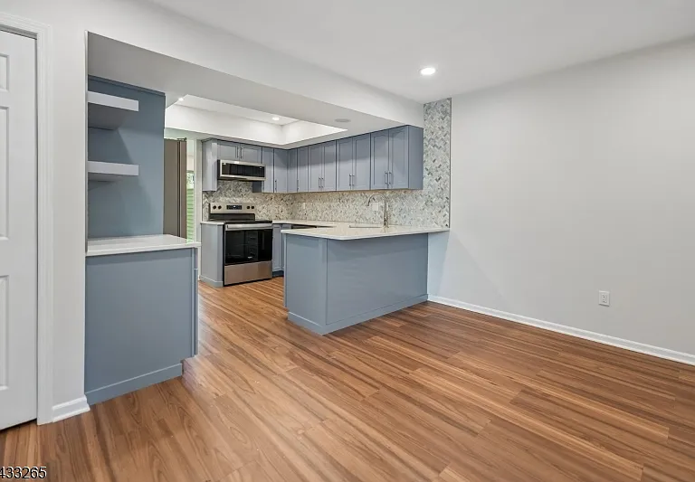 48 Eton Ct — Photo 12