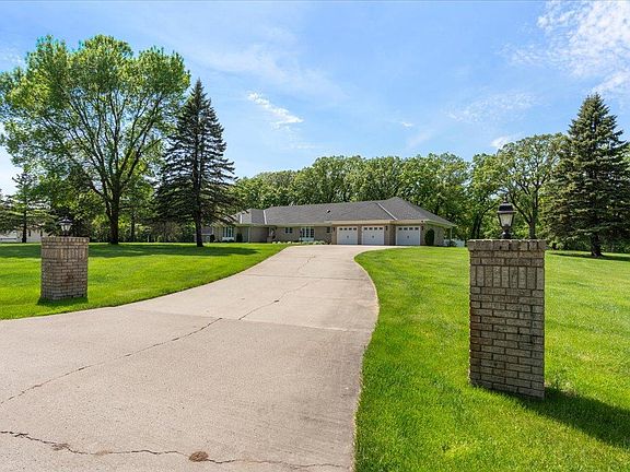 4th image of 17887 Riverwood Dr