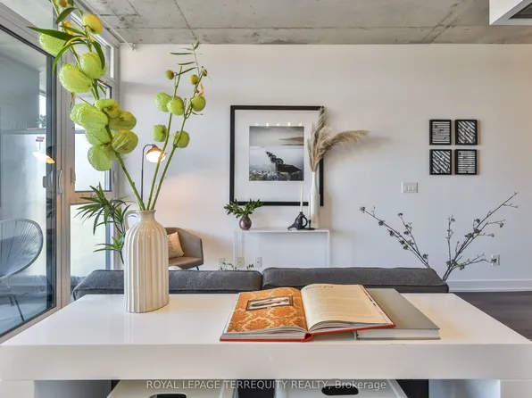 1190 Dundas St E #625, Toronto, ON M4M 0C5