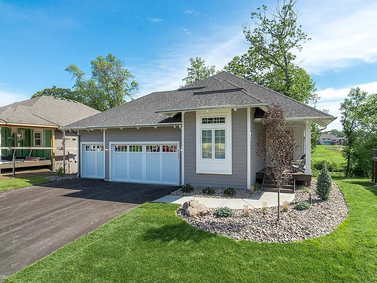 5145 Ranchview Ln N — Photo 2
