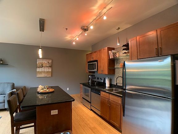 5th image of 521 2nd St SE APT 203