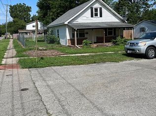 721 S 7th St, Herrin, IL 62948