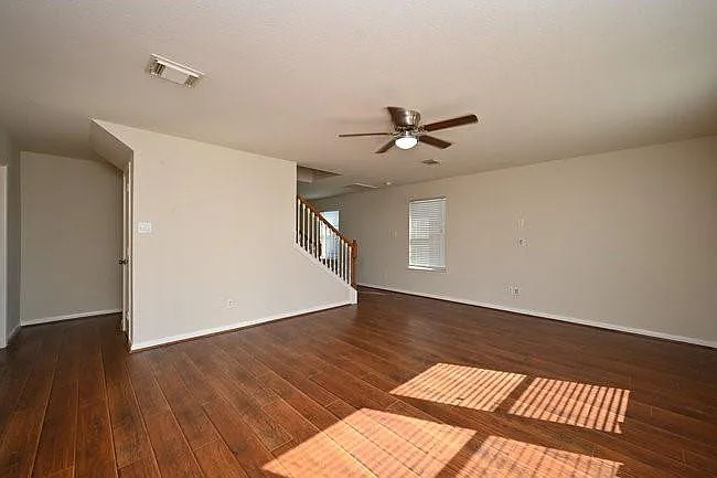 9403 Coatsworth Dr — Photo 34