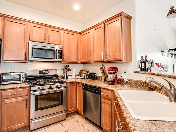 4th image of 11842 W Heyburn Dr