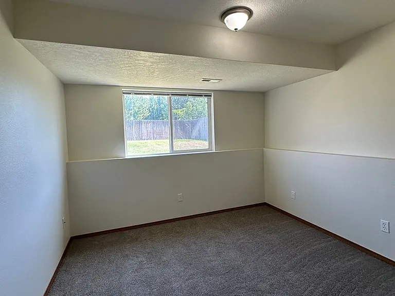 419 N Arbutus Ave — Photo 25
