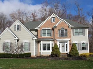 680 S Sussex Ct, Aurora, OH 44202