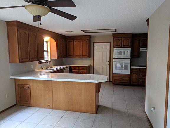 5th image of 1301 Mesa Verde Dr