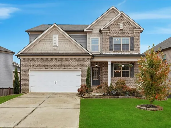 246 Round Pond Dr, Lilburn, GA 30047