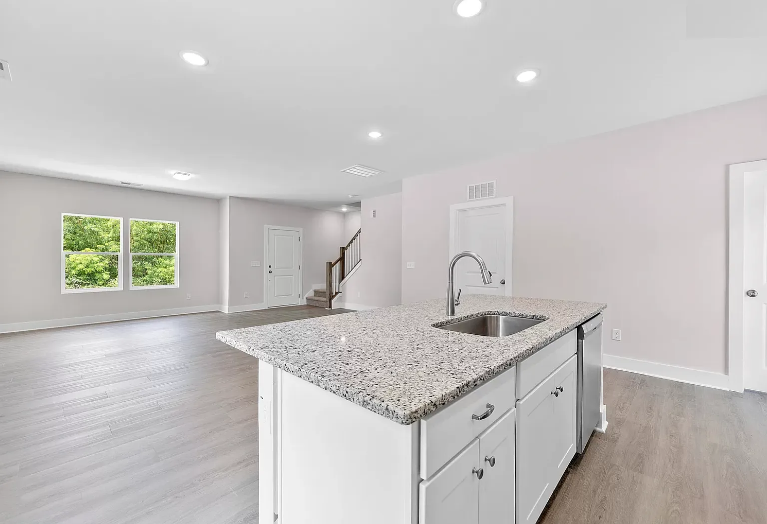 3 bed, 2.5 bath, 1490 sqft, $2,100 — Photo 4