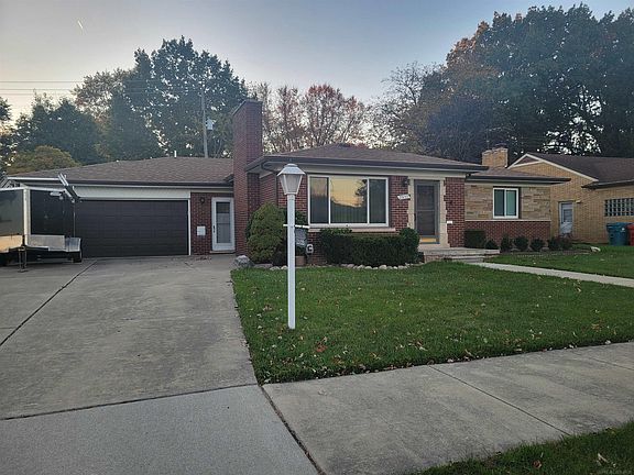 2nd image of 23155 Raven Ave