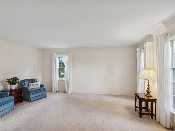 3rd image of 1050 Wellington Ave