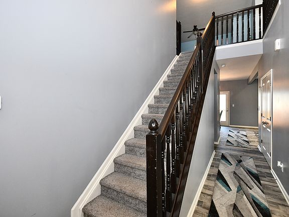 3rd image of 4219 Parliament Way