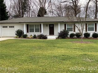 711 Pierce Ave, Mount Holly, NC 28120