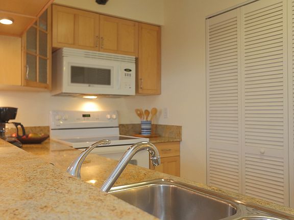 5th image of 3930 S. Roosevelt Blvd. #W106