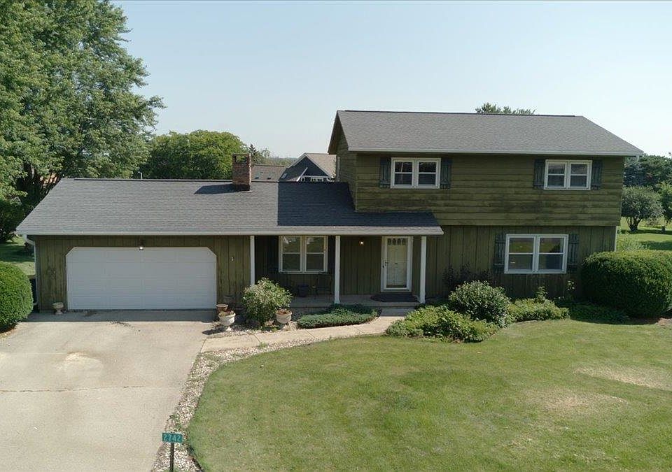 1st image of 2742 Hilltop Dr