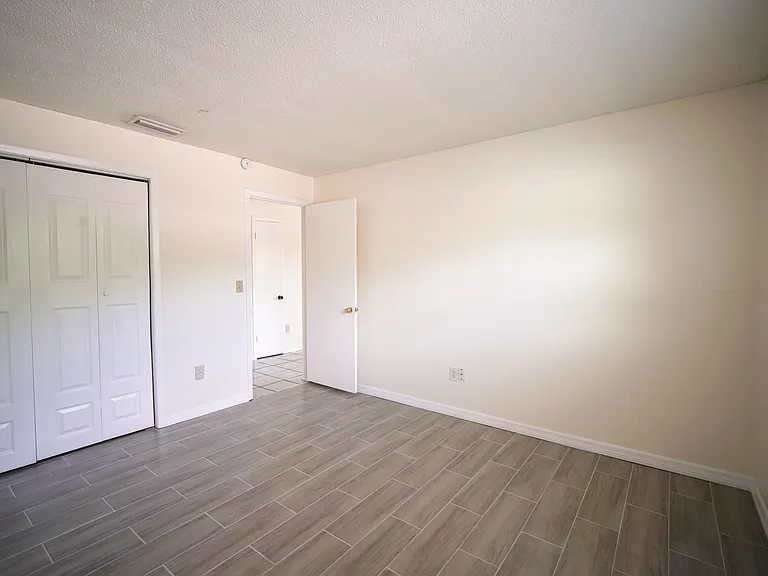 1521 Clark St #1521 — Photo 9