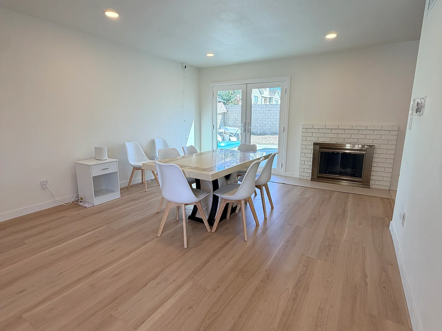 4 bed, 1390 sqft, $4,800 — Photo 3