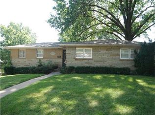 701 E Bellevista Dr, Independence, MO 64055