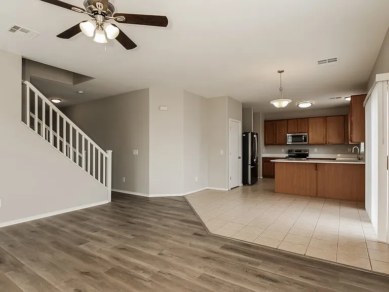 1626 E Aspen Ave — Photo 4