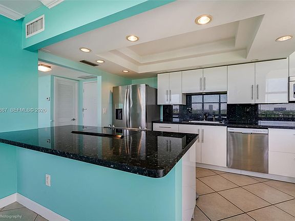 4th image of 11930 N Bayshore Dr APT 909
