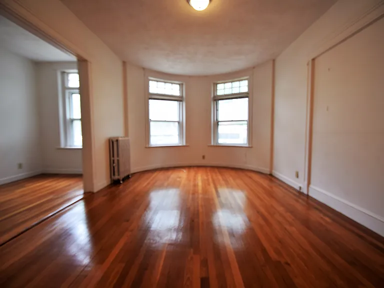 1907 Beacon St #1F — Photo 1