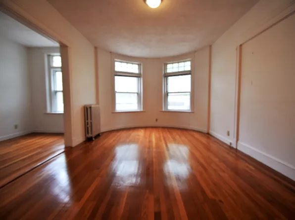 1907 Beacon St, Brookline, MA