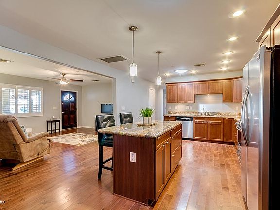 5th image of 6707 E Culver St