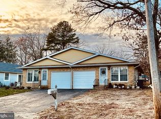 12 Walnut Rd #B, Manahawkin, NJ 08050