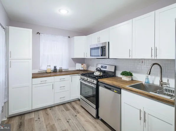 2813 Cambridge St, Philadelphia, PA 19130