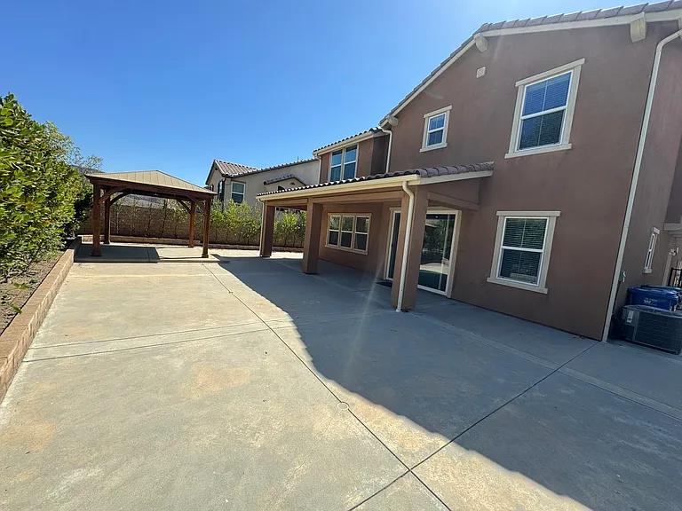 446 Almond Ln — Photo 25