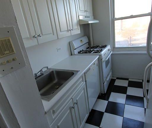 4th image of 6561 Saunders St APT 1W