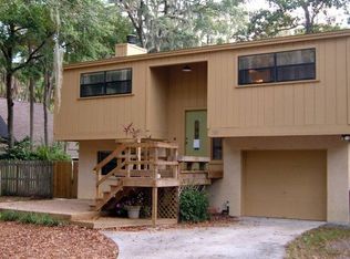 1907 Oak Cir, Atlantic Beach, FL 32233