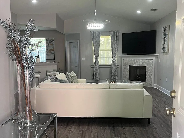 6093 Observation Cir — Photo 1