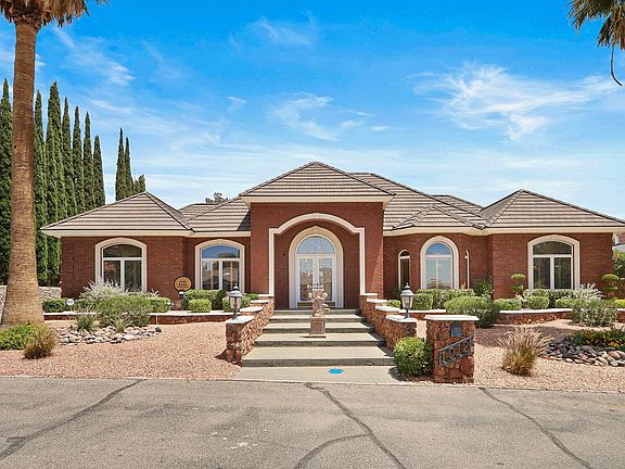 3rd image of 1012 Quinta Antigua Ln