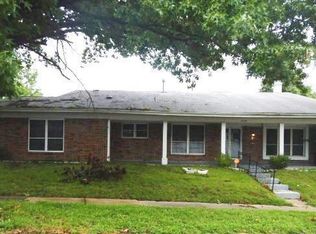5728 Madlar Ln, Florissant, MO 63034