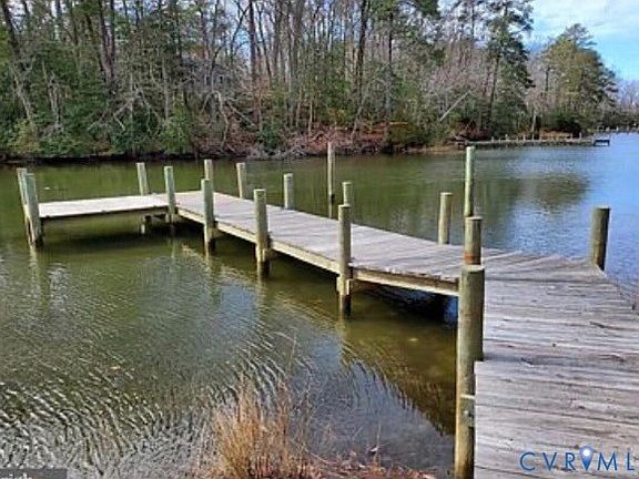 5th image of 450 Newtown Rd