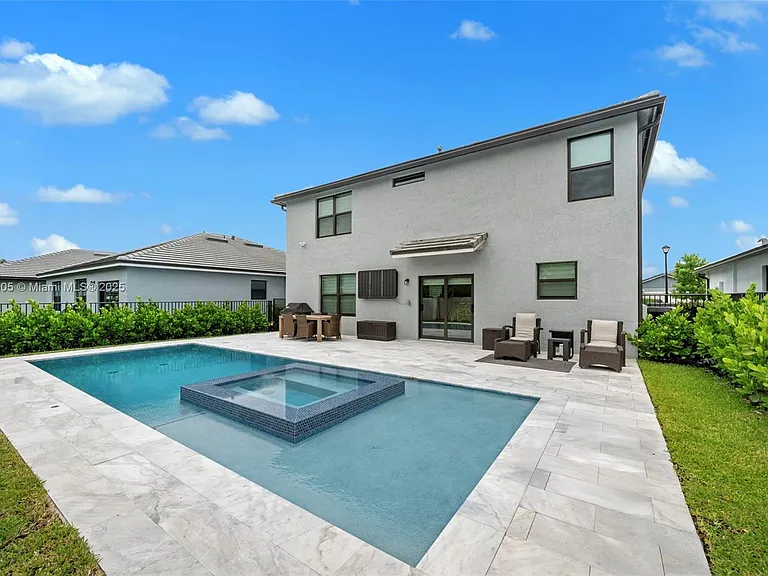 3142 Poinciana St — Photo 17