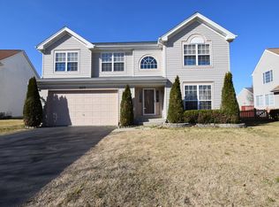 6713 Pine Ln, Carpentersville, IL 60110