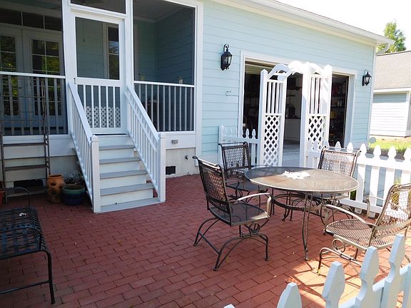 3rd image of 5097 Coral Reef Dr