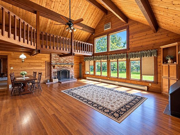11th image of 6545 Roundhill Ct